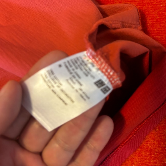 Uniqlo and JW Anderson collab red stripe short sleeves tee NWT - Picture 6 of 8